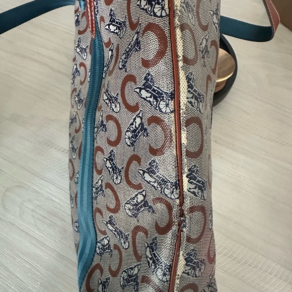 Celine Shopping Vertical GM - Picture 10 of 13